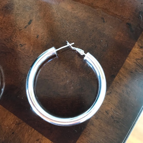 Silver hoop earrings - Picture 3 of 4